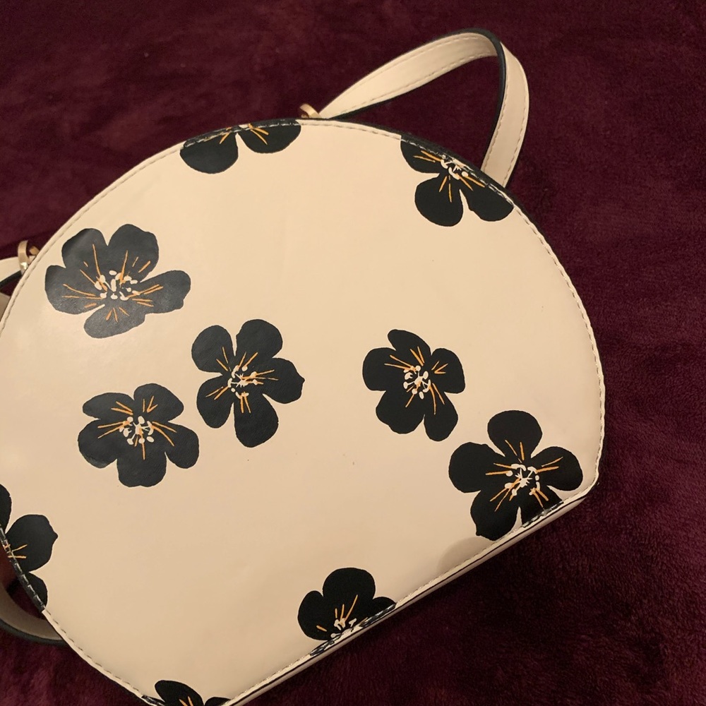 Crossbody/ Over the shoulder hand bag.